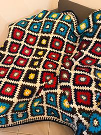 Coperta in pura lana fatta a mano all’uncinetto –