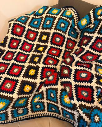 Coperta in pura lana fatta a mano all’uncinetto –