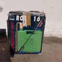Pompa a mano per irrorare piante
