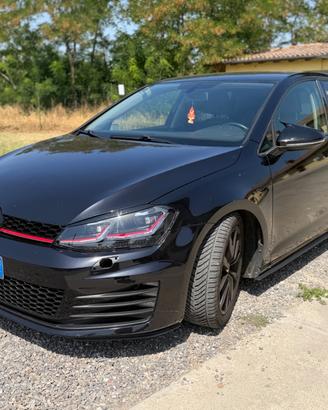 Volkswagen Golf 1.6 TDI 110 CV DSG 5p. Executive B