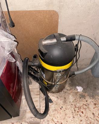 Stufa a pellet Palazzetti e aspirapolvere professi