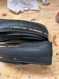 Coppia di gomme vittoria rubino