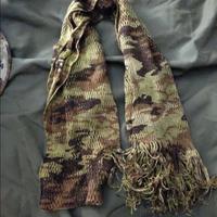 sciarpa e cappello mimetico EI
