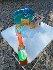 Pista Hot-Wheels Mega Playset Sfida Lo Squalo