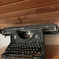 Macchina da scrivere d'epoca