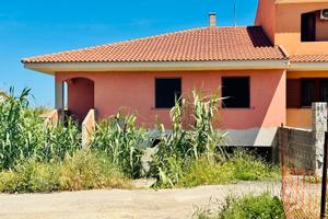 Usini caposchiera da ultimare su due livelli