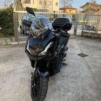 Honda adv 350