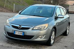Opel astra j del 2011 motore 1.7 