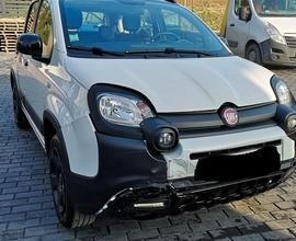 FIAT PANDA IBRIDA CITY COROSS SINISTRATA