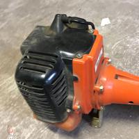 Decespugliatore a motore Tanaka