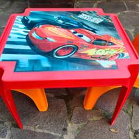 Tavolo Saetta Mc Queen + 2 sedie in plastica