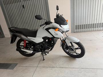Honda CB125F 2021 – 495 km – Pari al nuovo