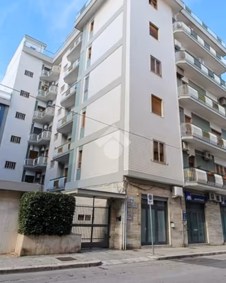 5 LOCALI A LUCERA