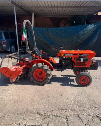 Kubota +fresa portantina e gancio traino.