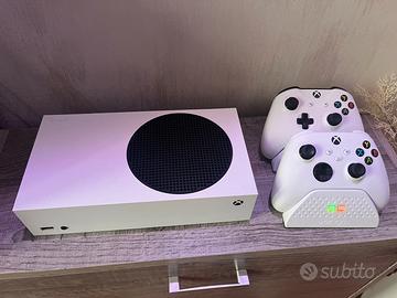 Xbox series s più 2 controller