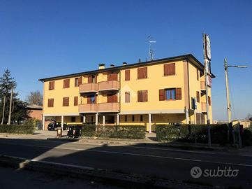 2 LOCALI A CADELBOSCO DI SOPRA