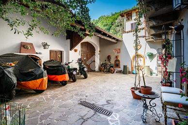 CASA SEMINDIPENDENTE A PESCATE