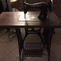 Macchina da cucire dell’800.