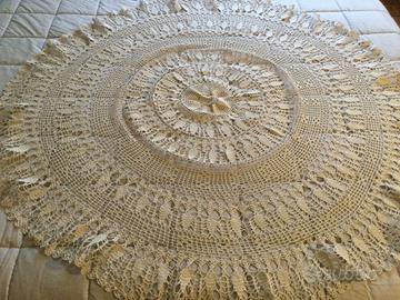 Tovaglia ad uncinetto