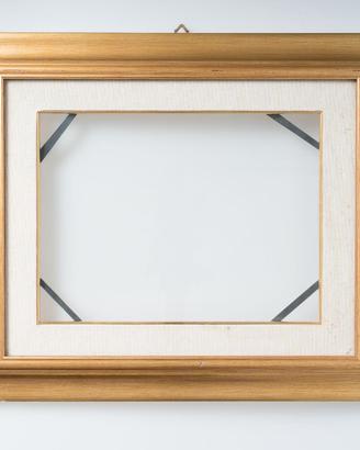 Cornice dorata 50×60 cm con vetro N2