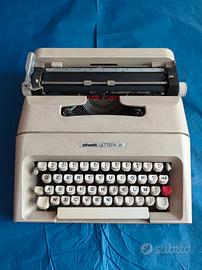 macchina da scrivere Olivetti 