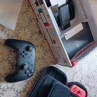 NINTENDO SWICTH +JOYSTICK COME NUOVI