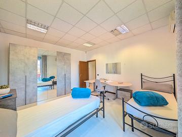 Posto letto in ampia camera doppia a Varese
