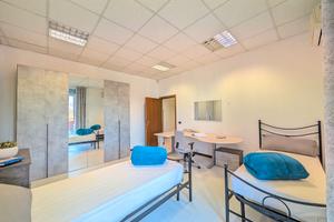 Posto letto in ampia camera doppia a Varese