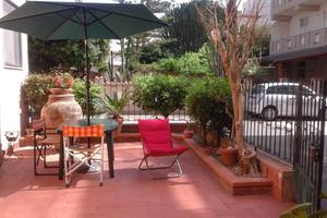 20 m dal mare in centro con parcheggio per sei per