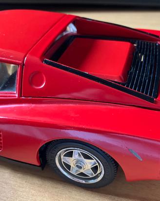 Ferrari Testarossa Burago scala 1:18 anno 1984