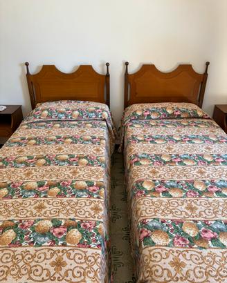 Set letti con comodini