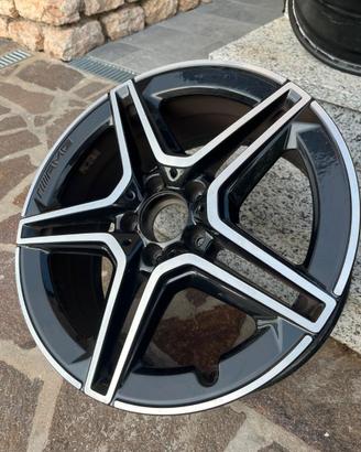 Due Cerchi Originali Mercedes Classe A AMG in otti
