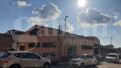 Via del Santo, grande locale/capannone