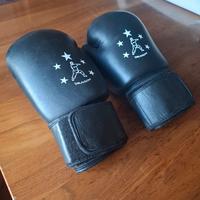 Kit da Kick Boxing nuovo, mai usato.