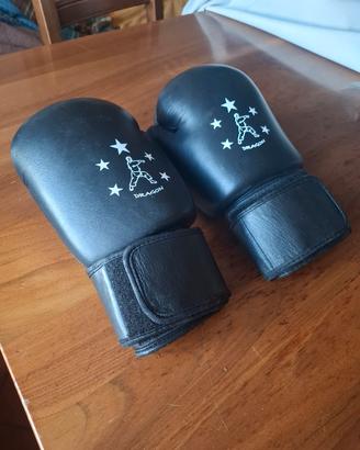 Kit da Kick Boxing nuovo, mai usato.