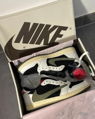 Scarpe da basket basse Travis Scott x Air Jordan40