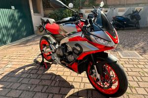 Aprilia Tuono 660