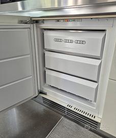Congelatore da incasso Whirlpool AFB823