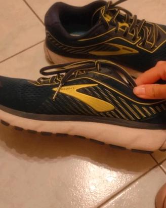 scarpe sportive brooks