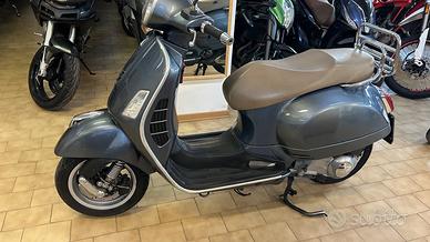 Piaggio Vespa 300 GTS