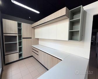 Cucina ad angolo-Elettrodomestici FUORI TUTTI!