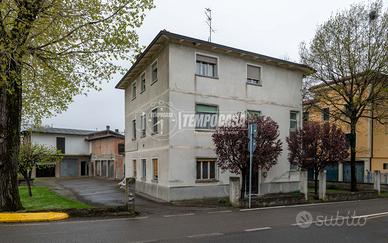 AMPIO QUADRILOCALE CON GARAGE AL PRIMO PIANO