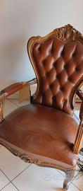 antica poltrona in cuoio.