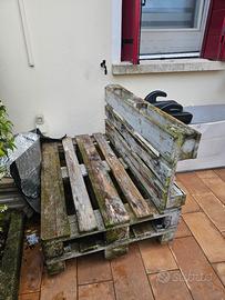 divanetto da esterno fatto con bancali 