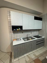 cucina divano tavolo e sedie