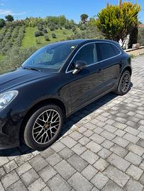 Porsche macan S 3.0 total black