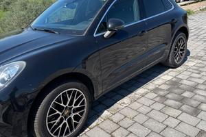 Porsche macan S 3.0 total black