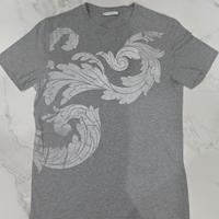 T-shirt Versace grigia - stampa barocca, originale