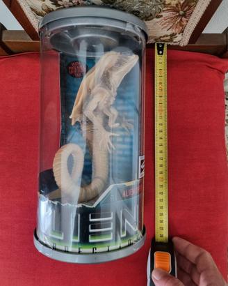 Hasbro Kenner Signature Series Alien Resurrection