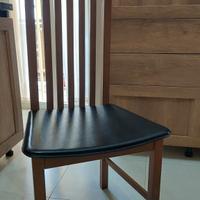 sedie in legno e cuoio 